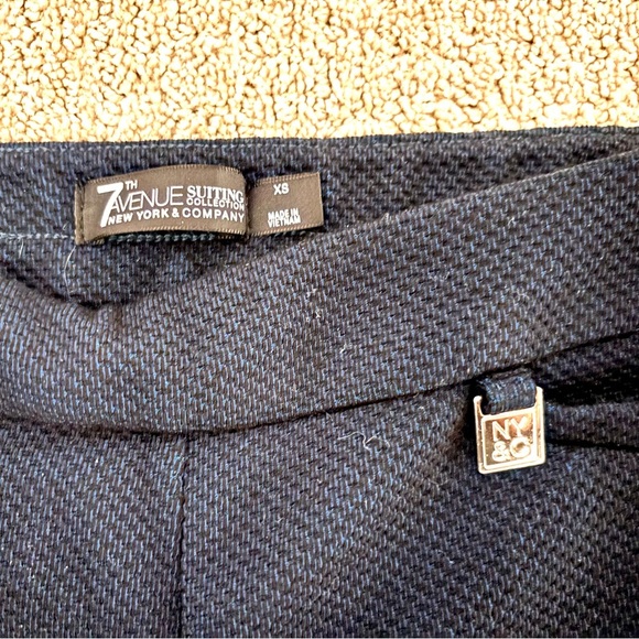 New York & Co Women’s pants - Picture 3 of 3
